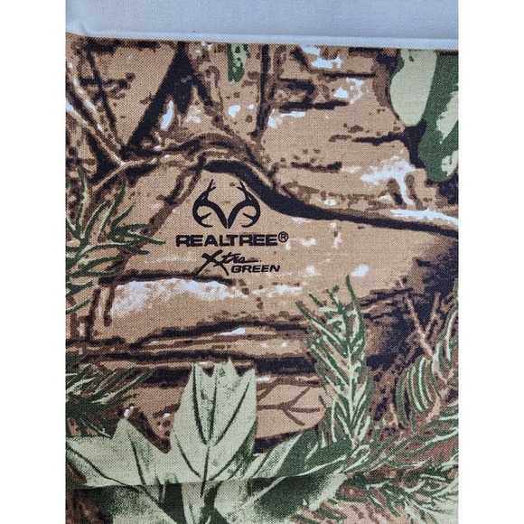 RealTree Xtra Green Star Of The Show Pattern Winter Deer Quilt Kit 69.5"x 76.5" - Picture 3 of 7